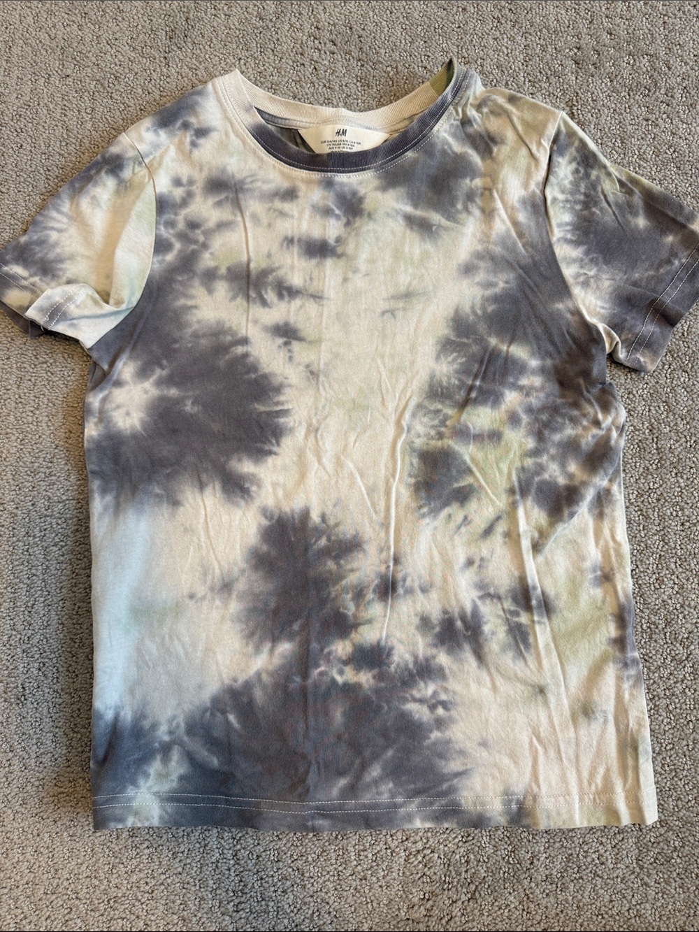 H&M Short Sleeve Tie-Dye Tee in Gray and Cream